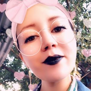 Meet your Posher, Hallie